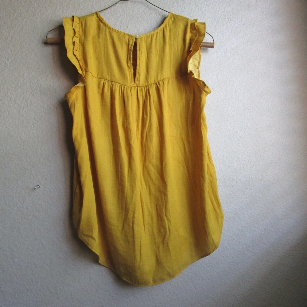 Summer Ruffle Top - Picture 2 of 2